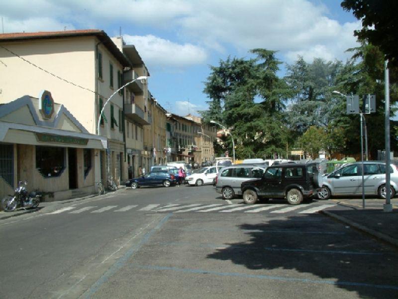 Piazza Andrei avia Lavagnini (Luglio 2007) Ponte a Signa 