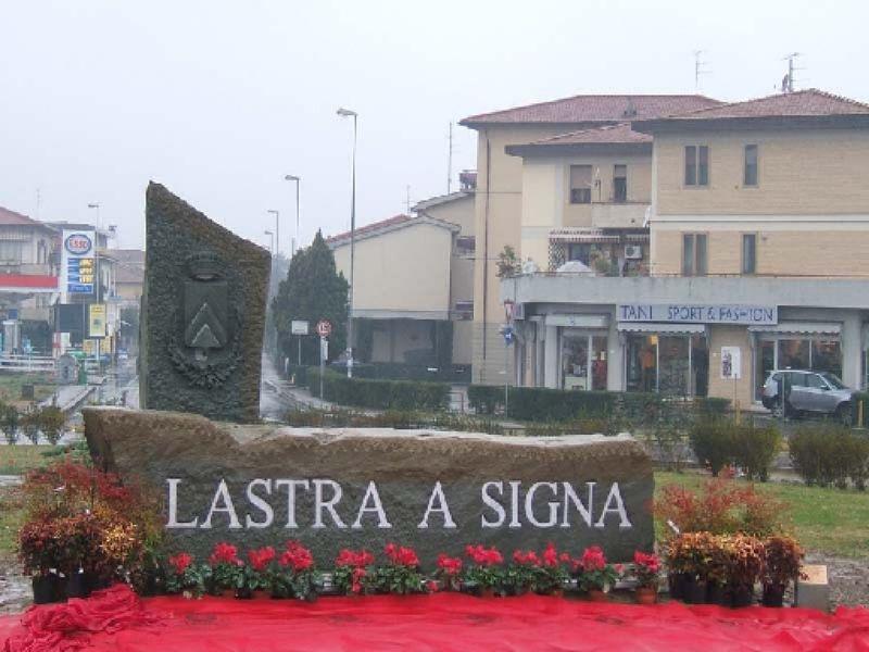 Lastra a Signa Castagnolo, ingresso da Nord Est (Foto dicembre 2007)